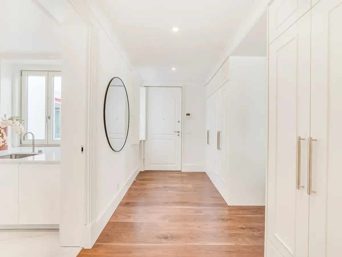 Interior reabilitado de apartamento na Villa dos Coches